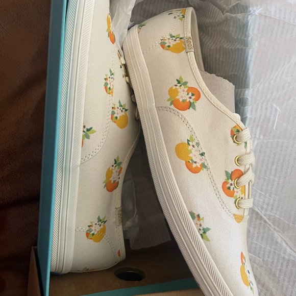 NIB Kate Spade Orange Blossom Keds Women’s size 8.5 RARE NO LONGER MADE VINTAGE - Picture 3 of 6